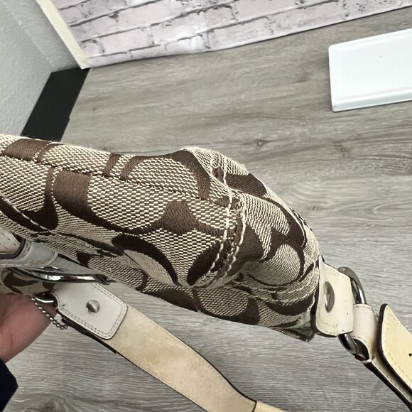 Coach Signature Brown and Cream Shoulder Bag - Picture 6 of 9